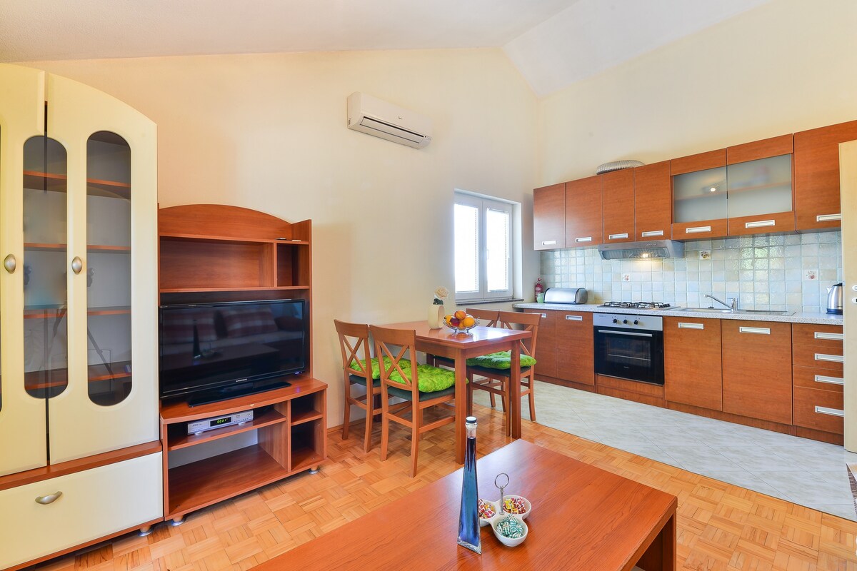 A-18098-b Two bedroom apartment with balcony Zadar