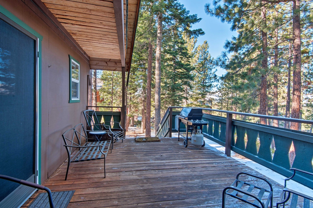 South Lake Tahoe Home w/ Deck & Mountain View!