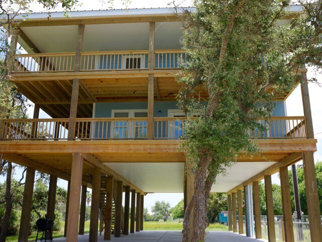 Texas Tree House Walk to Beach Trees Galore