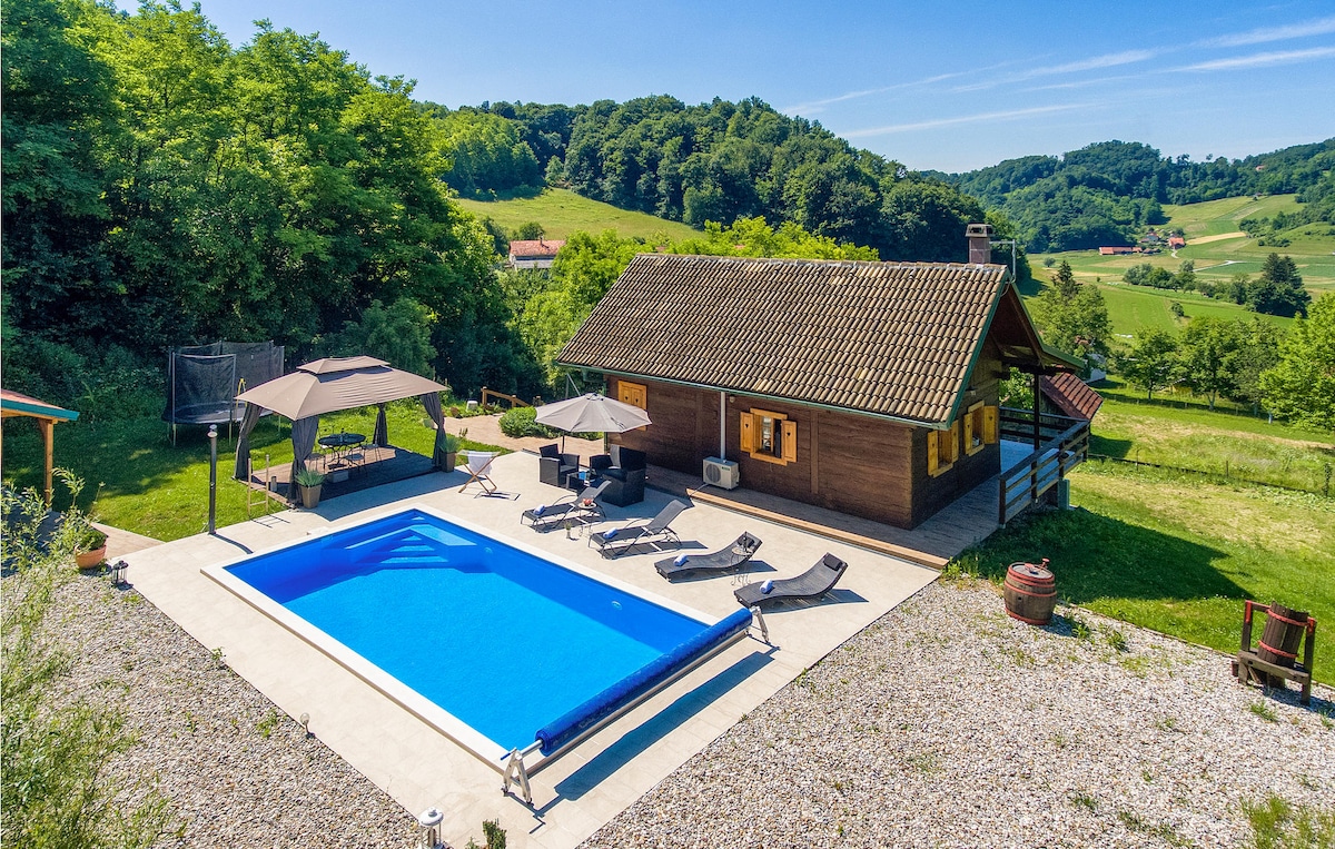 Cozy home with outdoor swimming pool