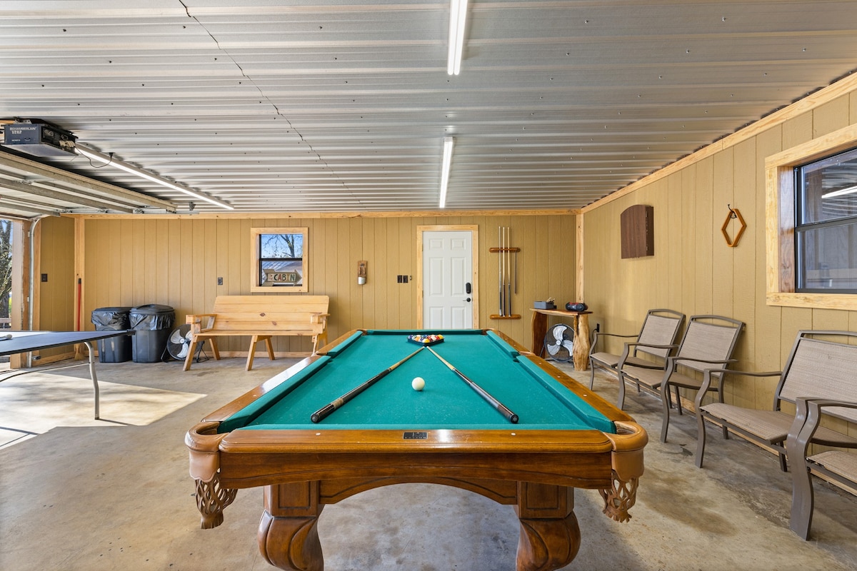 “The Place 2B”Sleeps 8-Gameroom-Hottub-Fireplace