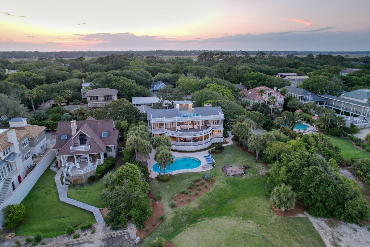 Luxury Oceanfront Home with Pool and Guest House