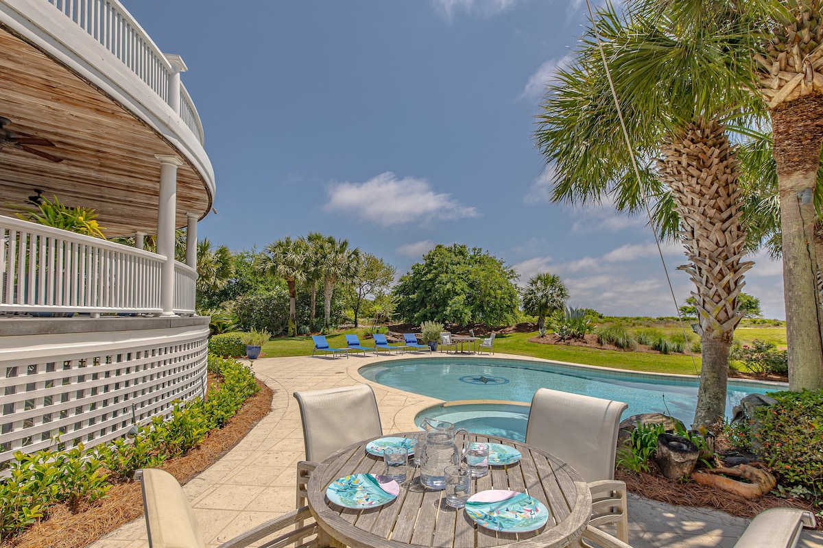 Luxury Oceanfront Home with Pool and Guest House