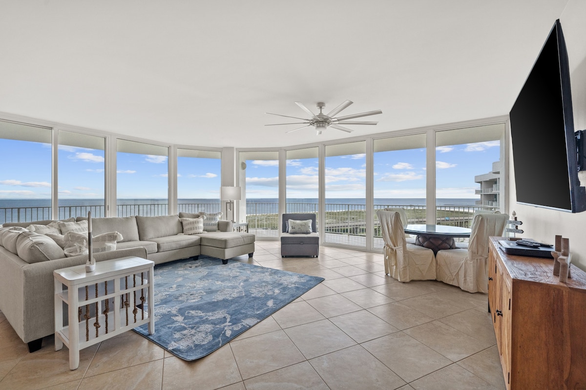 Gulfside Condo with Panoramic Views!