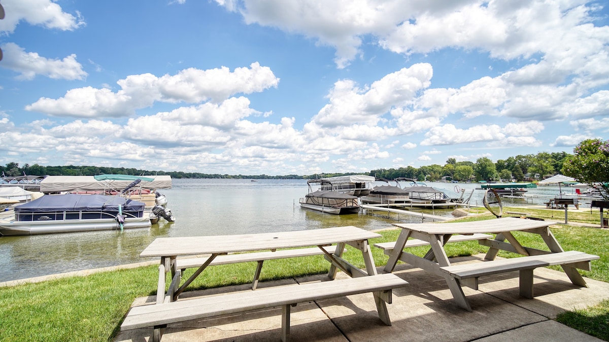 Beachcomber Suite on Clark Lake!Eagle Point Resort