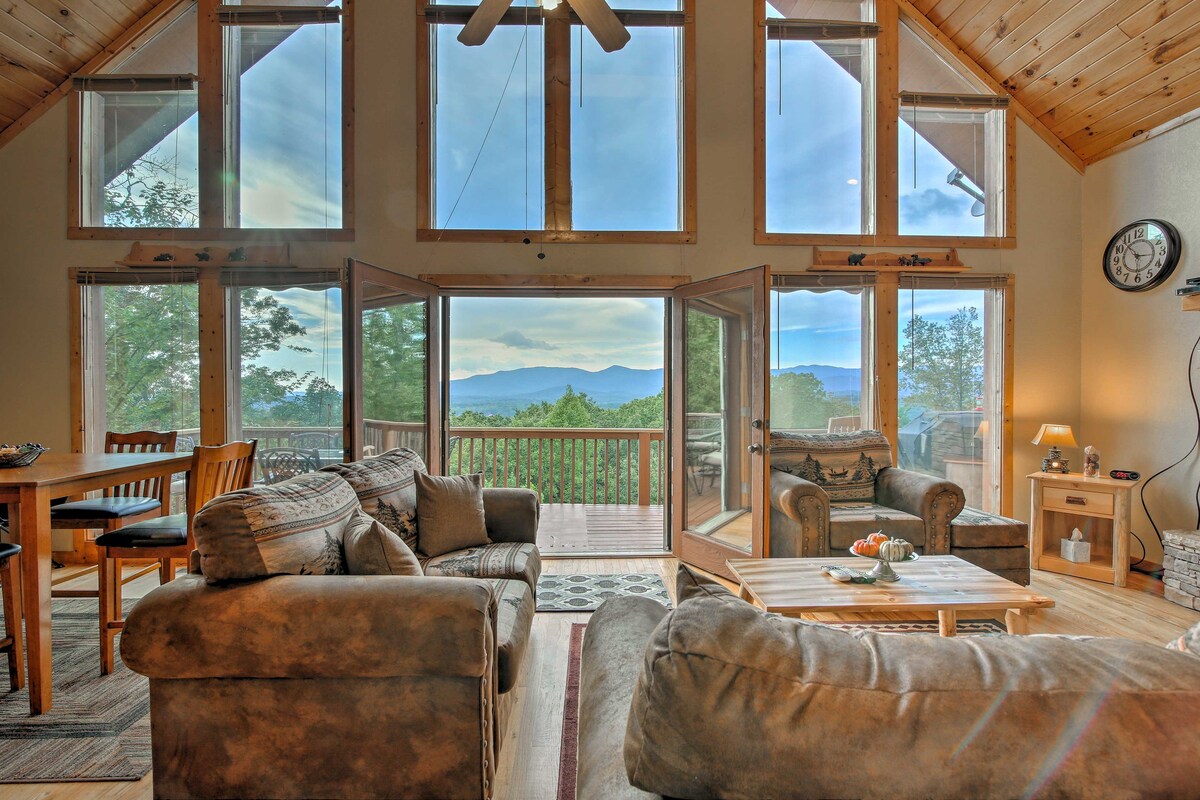 Cleveland Cabin w/ Pool, Hot Tub & Mountain Views!