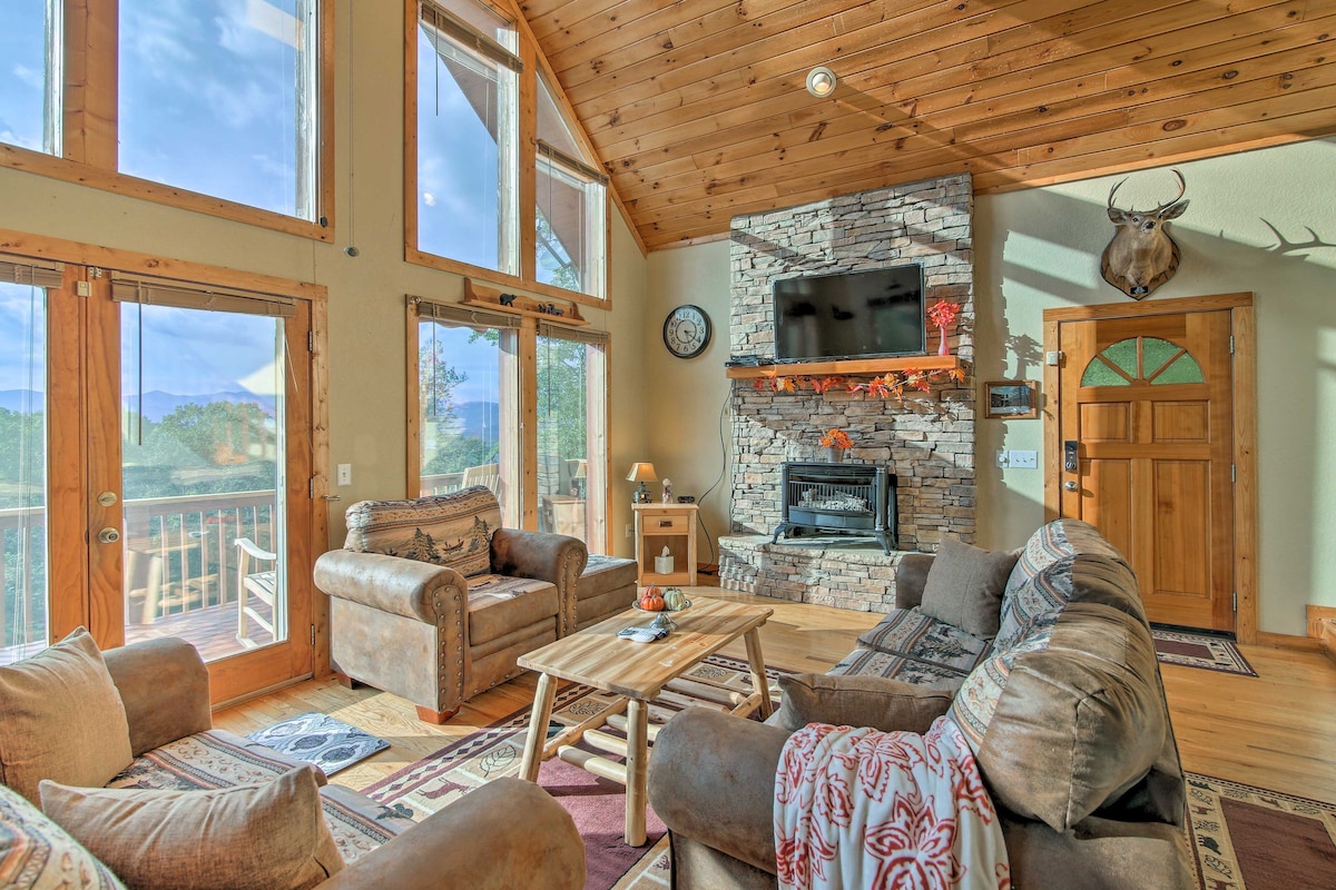 Cleveland Cabin w/ Pool, Hot Tub & Mountain Views!