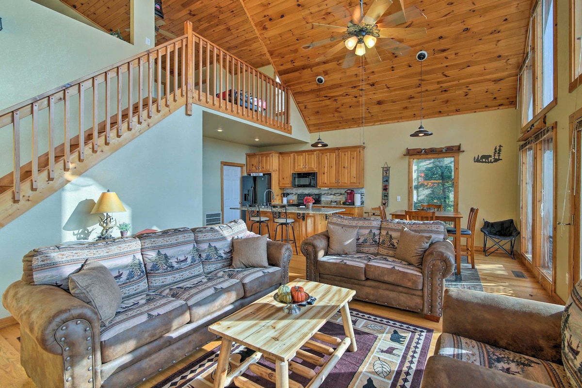 Cleveland Cabin w/ Pool, Hot Tub & Mountain Views!