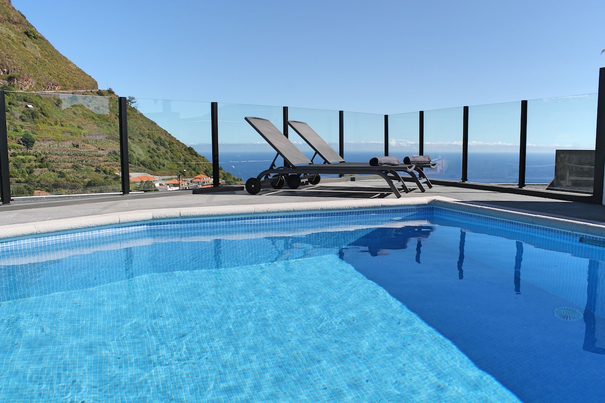 Great modern villa A/C, sea-view | Calheta Charm