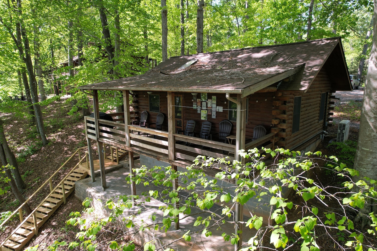 The Cabin at Pine Haven