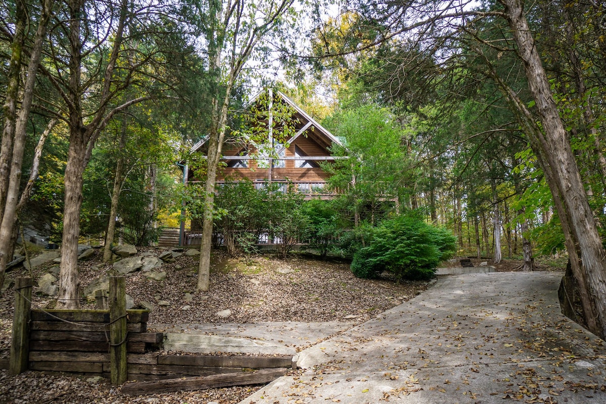 Robin's Nest at Cove Hollow