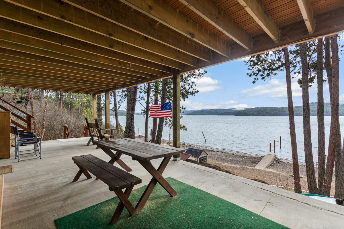 Lovely 3BR Lakefront | Dock | Fireplace