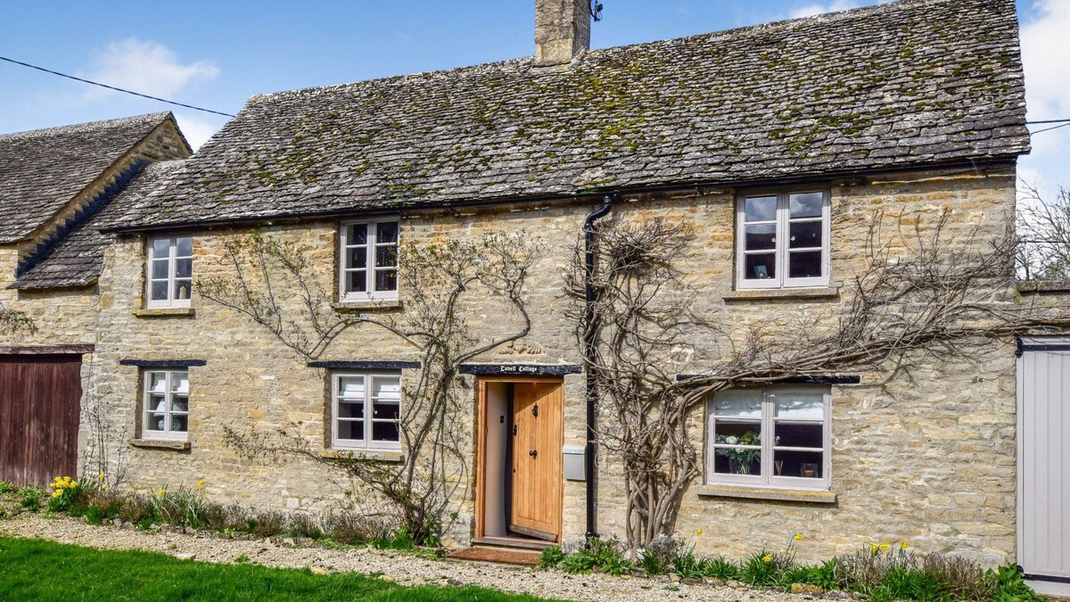 Lovell Cottage, Old Minster Lovell, Cotswolds