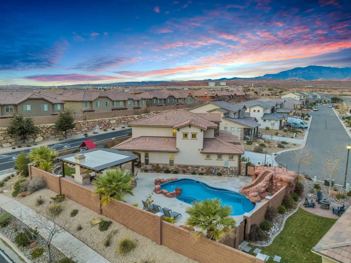 Zion Poolhouse - Private Pool! Backyard Oasis!