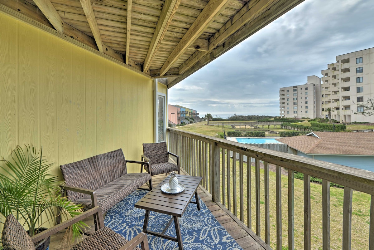 Bright Emerald Isle Condo w/ Private Beach Access!