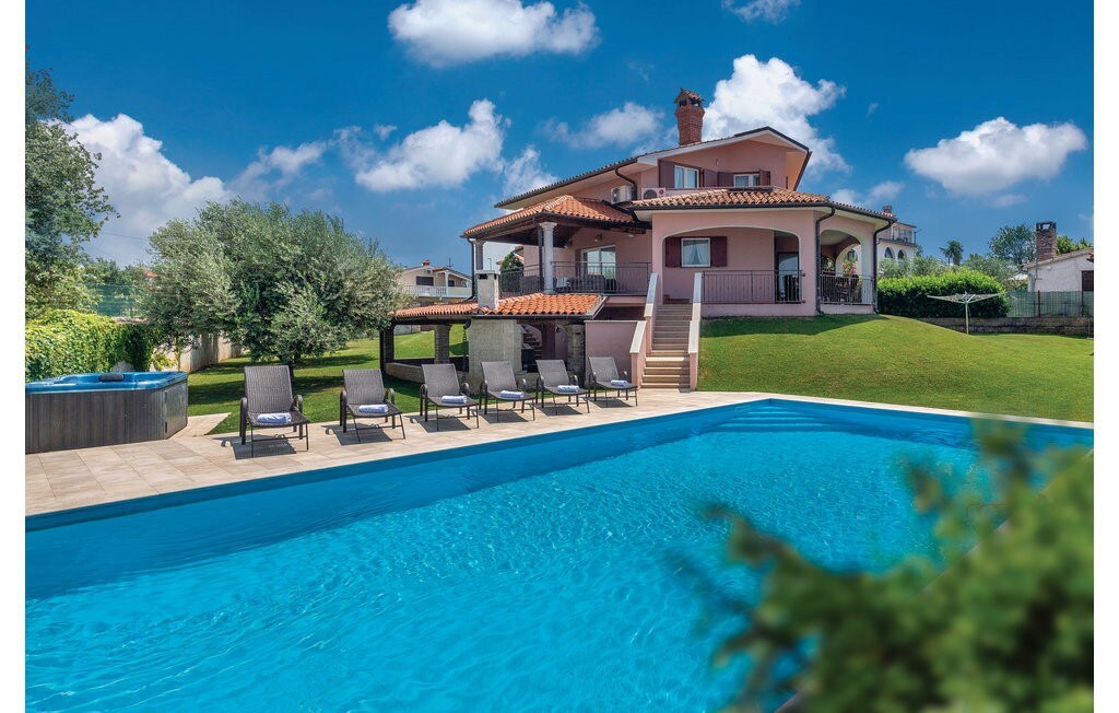 Villa Francesca with Pool