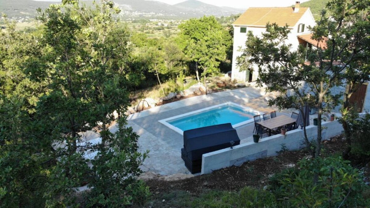 Holiday home Jadrić - Holiday home with Pool