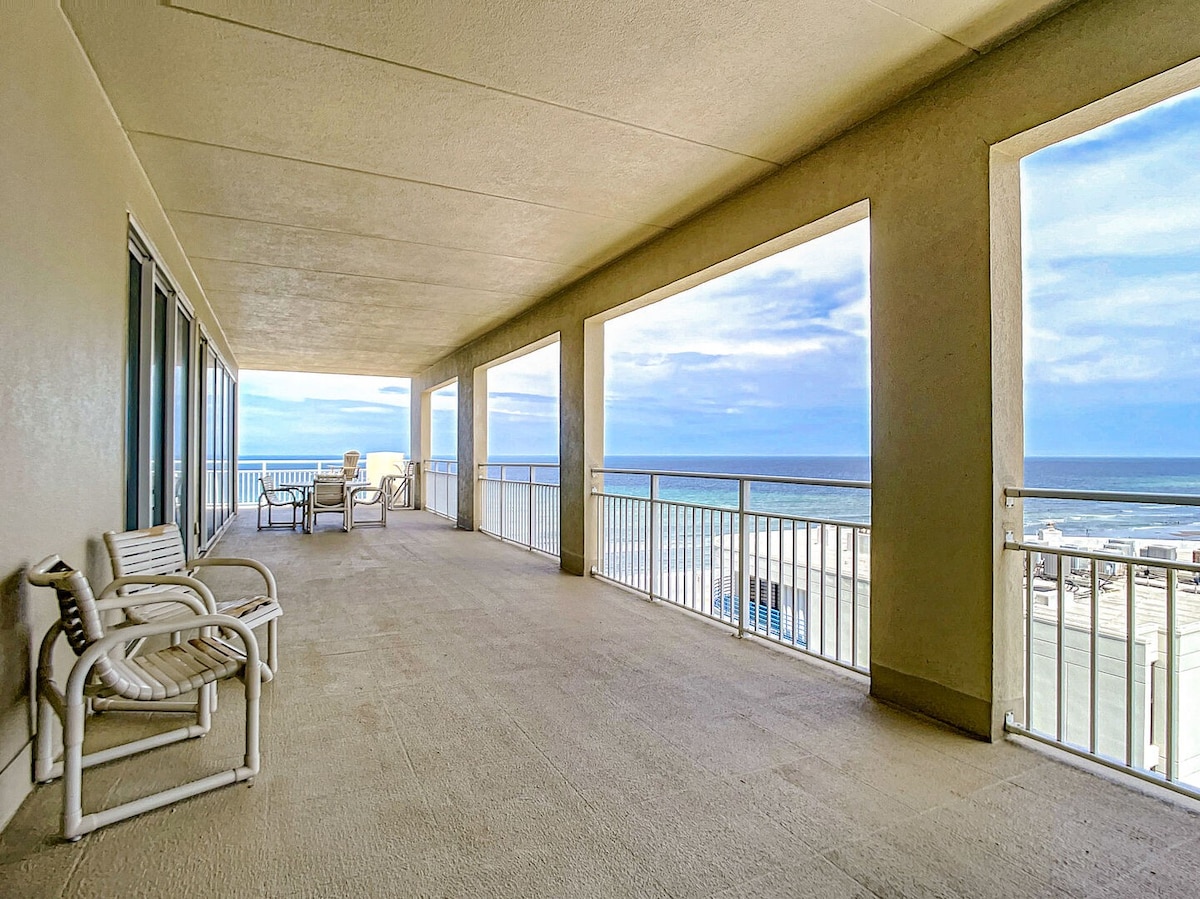 Beachfront Penthouse Condo! Amazing Views! SR802