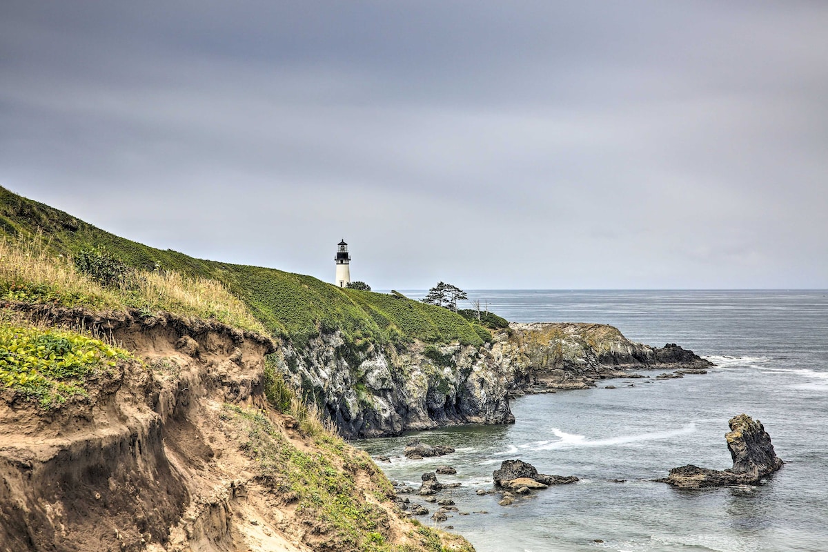 Luxurious Newport Estate w/ Spa & Lighthouse Views