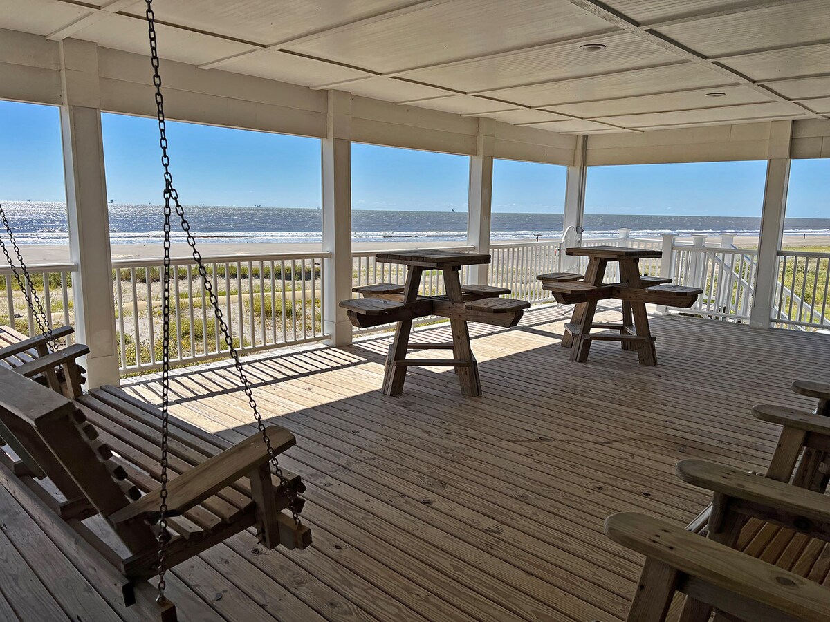 Family Tides - Beachfront!  Sleeps 18