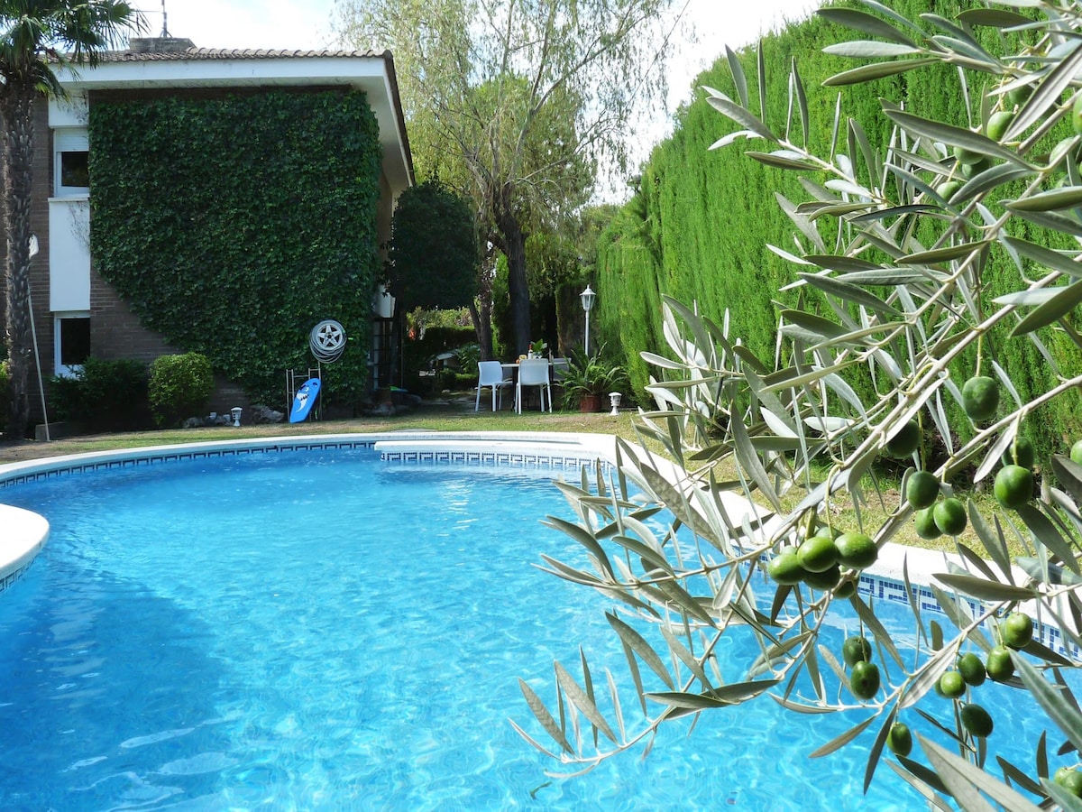 多拉达别墅（ Villa Dorada ） -距离巴塞罗那45分钟，可欣赏海景、私人游泳池和烧烤