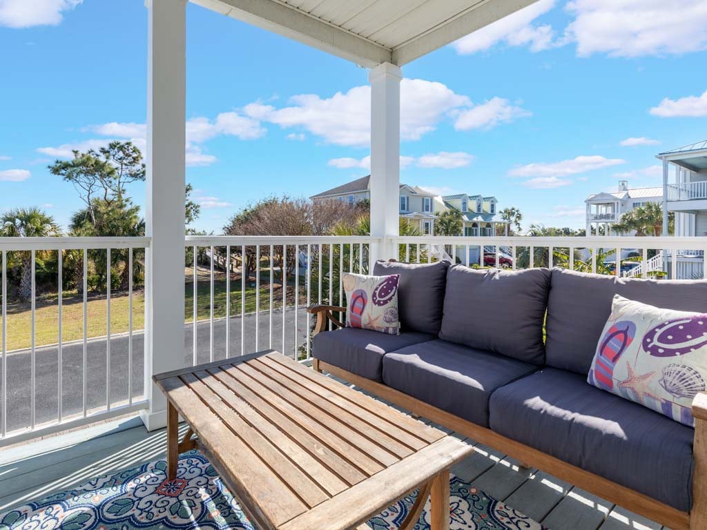 Seconds To The Sea | Pet Friendly, Ocean Views!