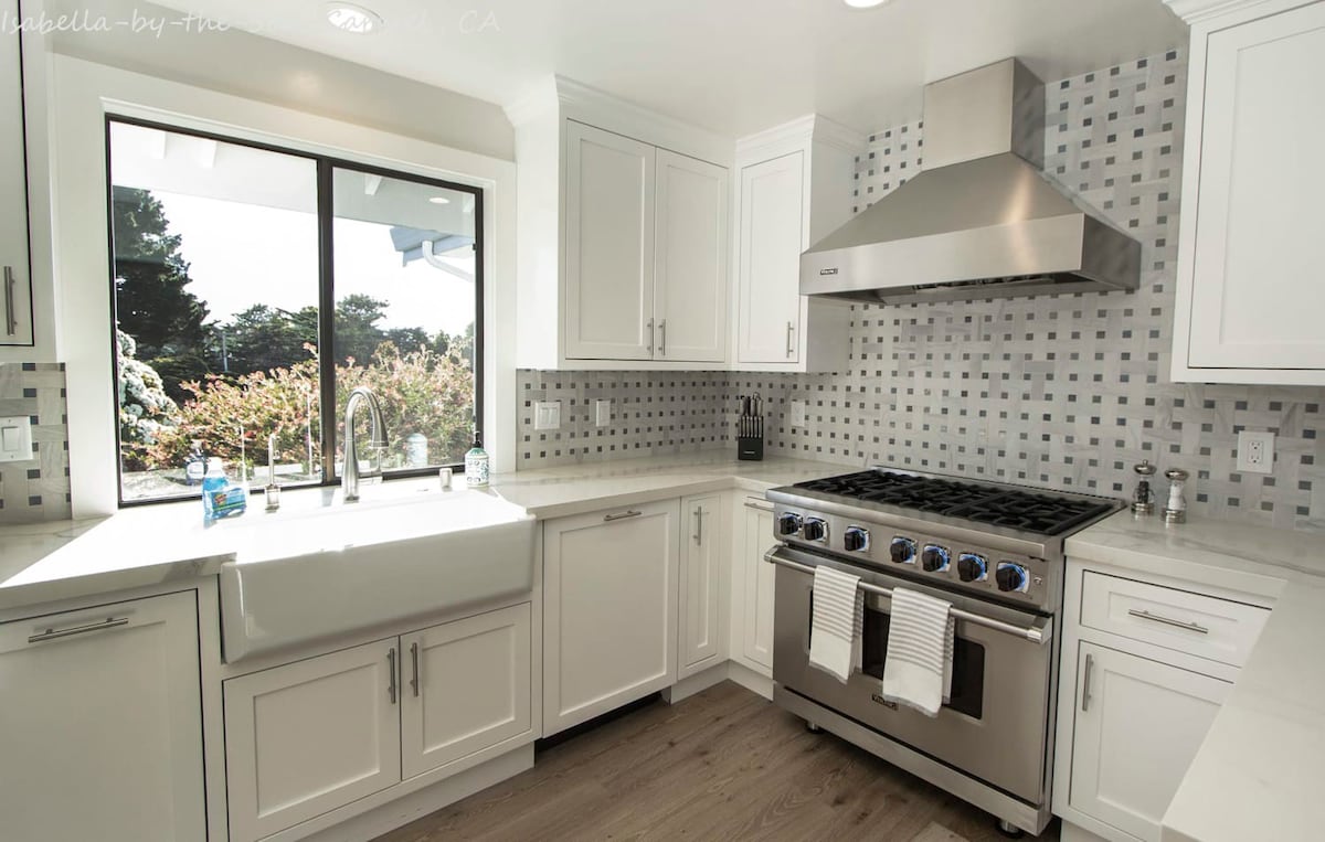 Beautifully Remodeled Home Two Blocks from Carmel