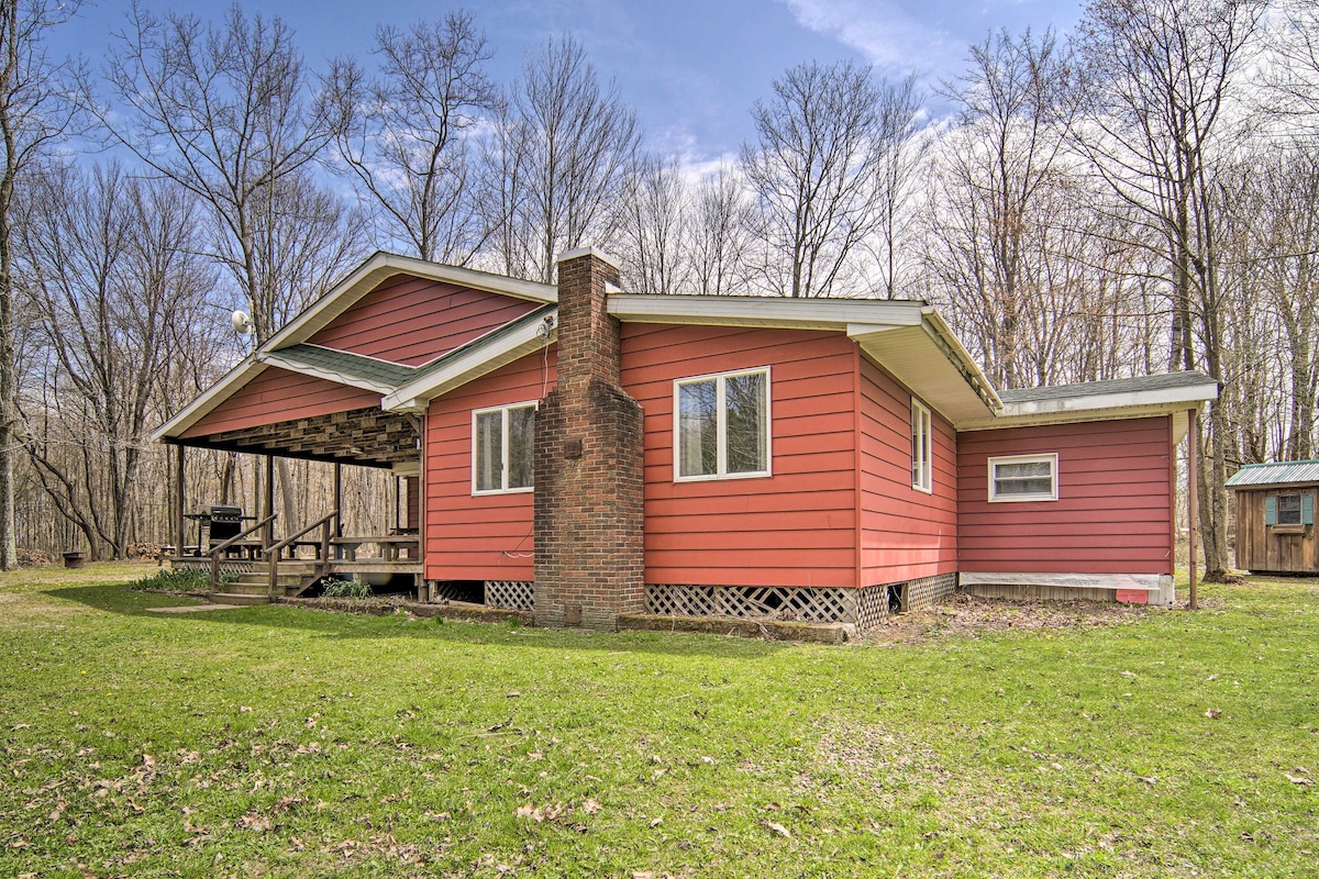 Rustic & Modern Russell Cabin w/ Grill + Deck