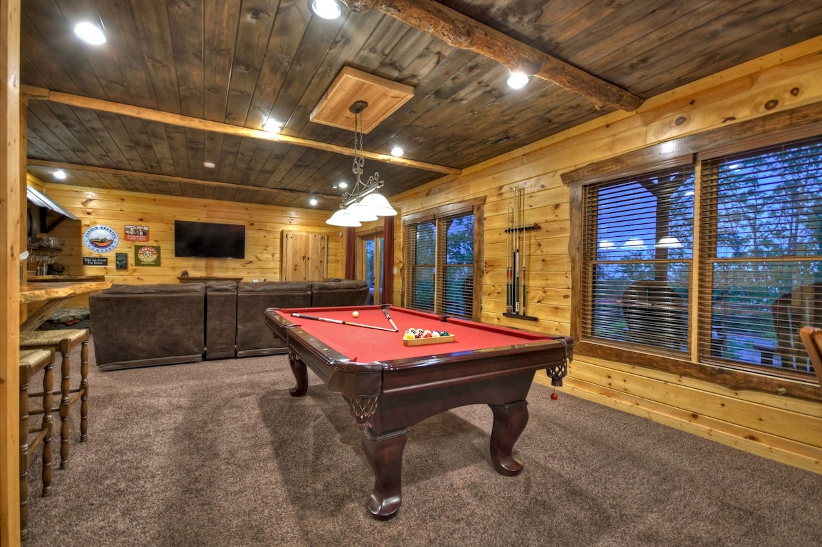 Stunning forested views, hot tub, pool table!