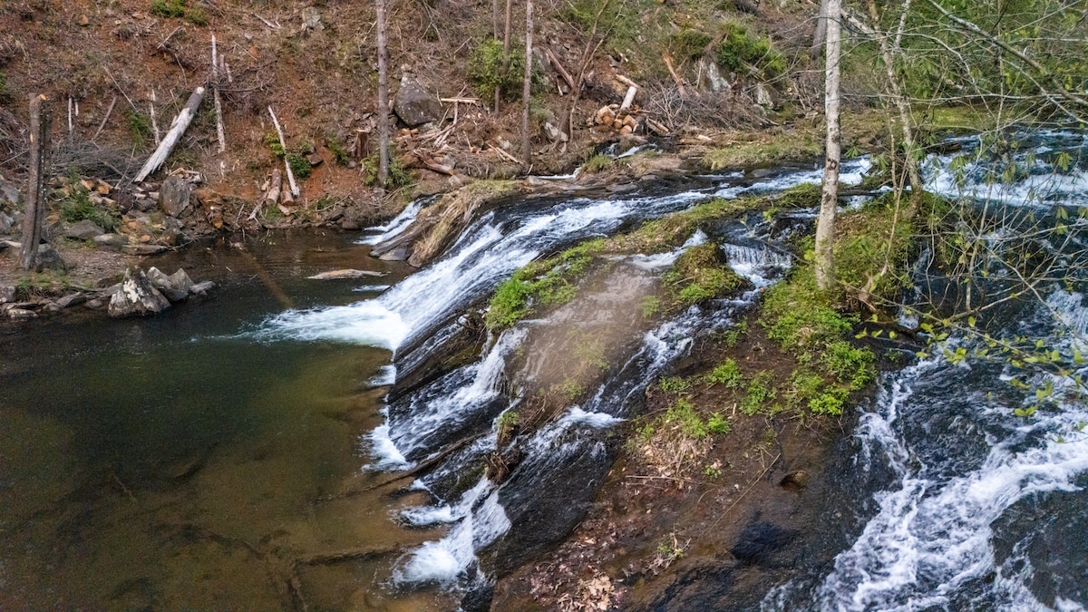 Falls Watch ~瀑布景观~热水浴缸~火坑