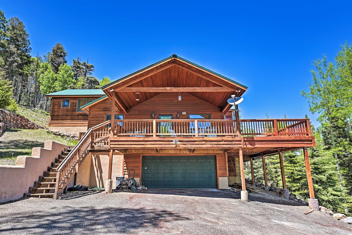 Spacious Angel Fire Retreat w/Deck+Mtn Views