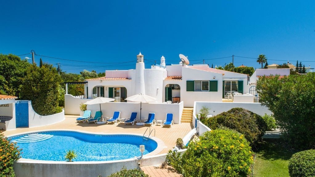 Villa Eiras | Lovely family villa with heated pool