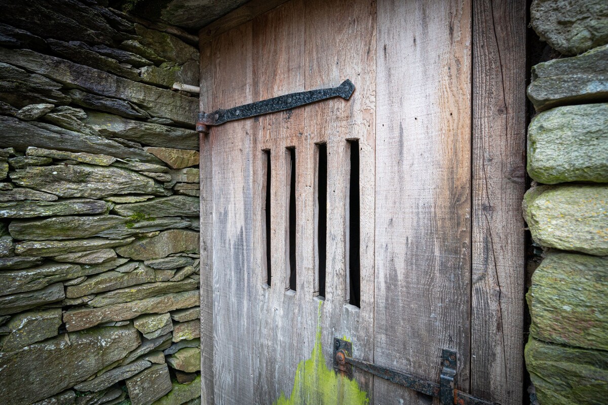 High Beckside -带开放式壁炉的传统小屋