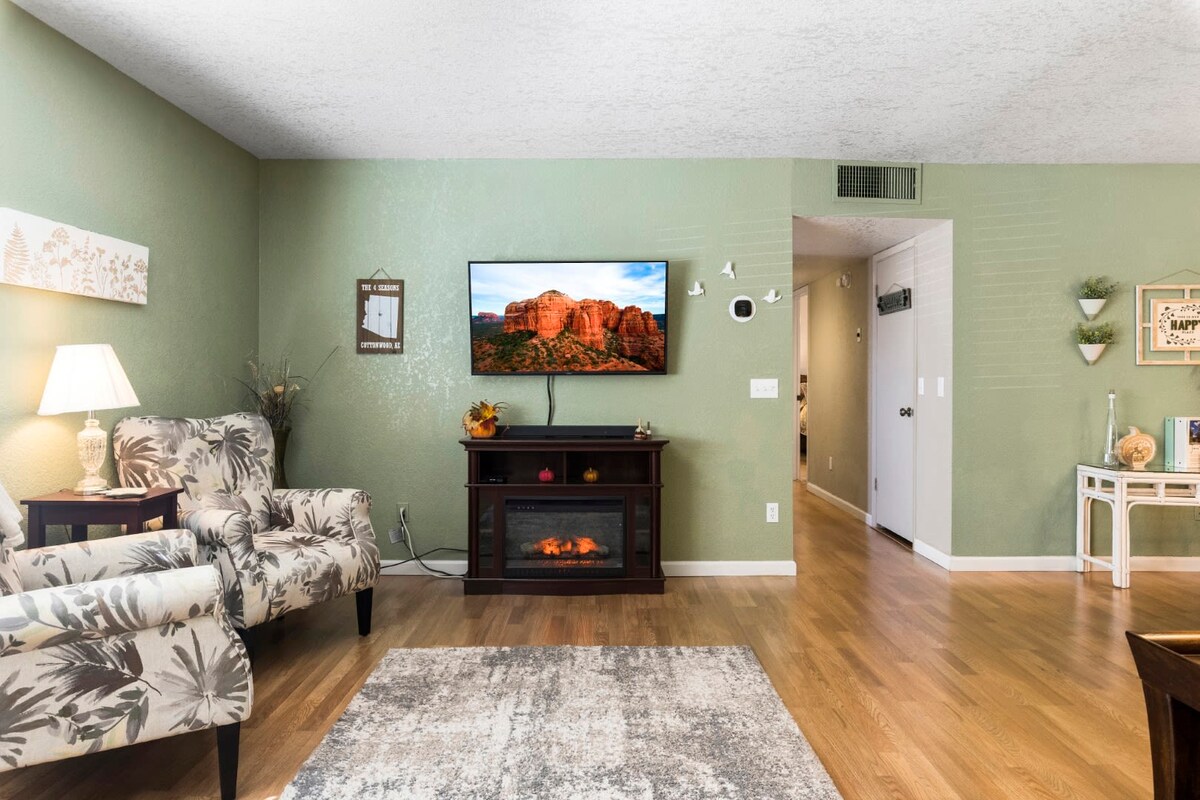 Enjoy the Four Seasons in Cottonwood Peaceful Home