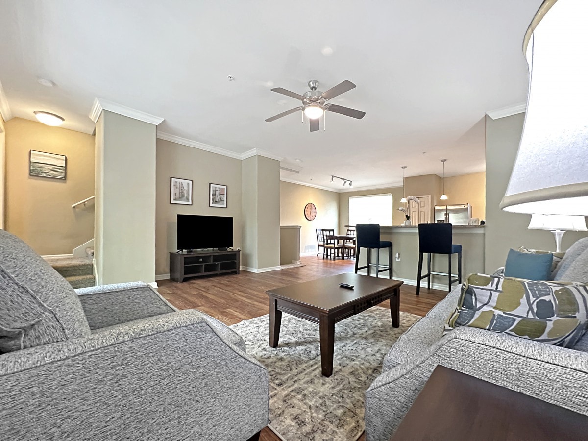 Secluded Townhouse in North Tampa, 2-Car Garage
