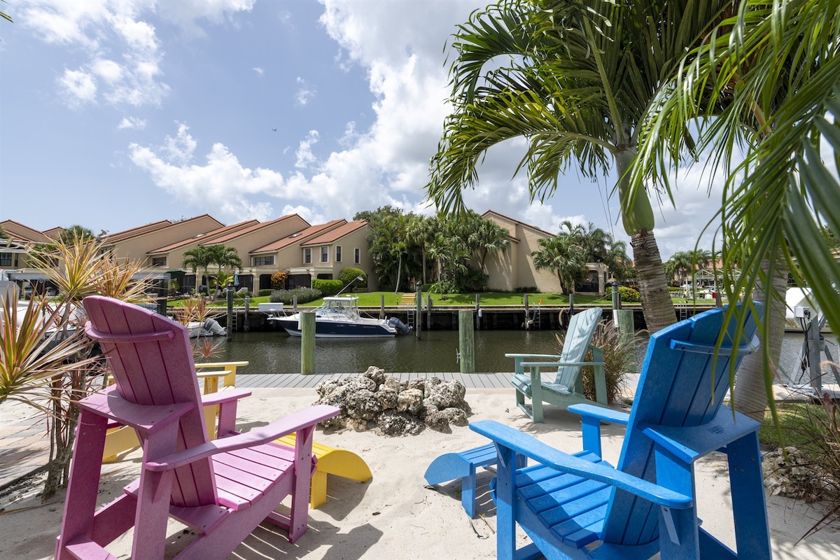 The Juno Hideaway - Waterfront Dock, Pool, Firepit