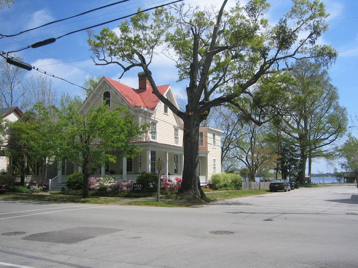 The Historic William Gaskins House