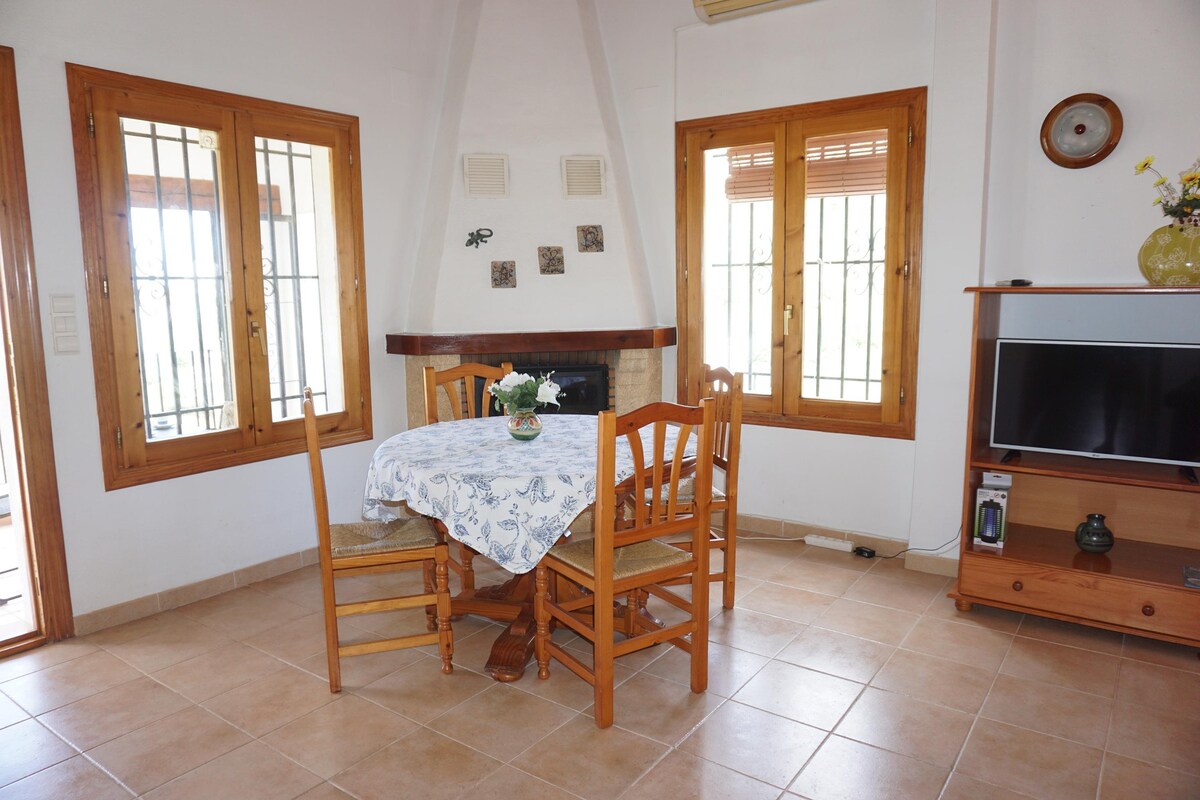 cozy villa iris with beautiful views, in monte peg