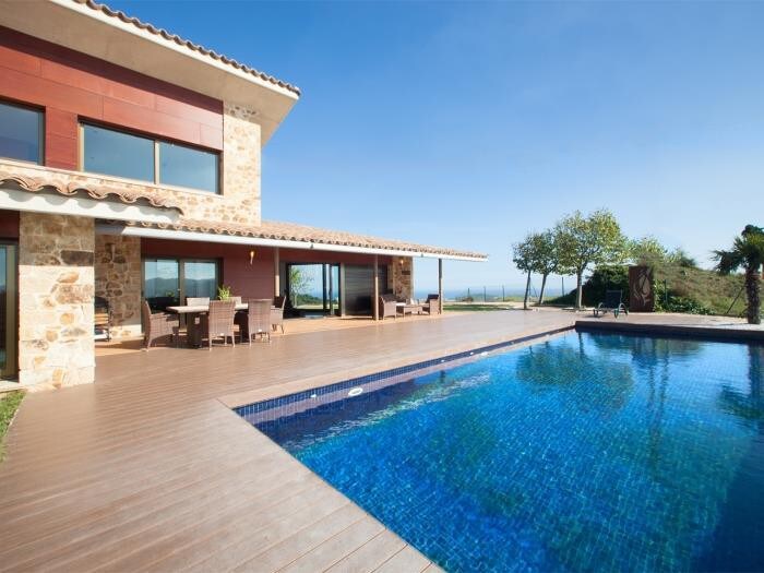 VILLA WITH PRIVATE POOL AND FANTASTIC MOUNTAIN AND SEA VIEWS