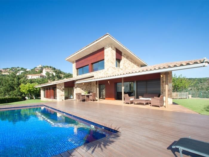 VILLA WITH PRIVATE POOL AND FANTASTIC MOUNTAIN AND SEA VIEWS