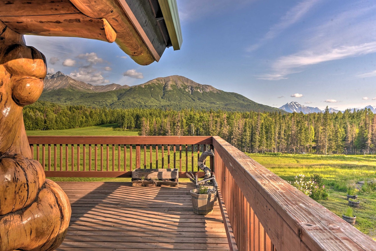Legacy Mountain Lodge on 40-Acre Ranch ，带景观！