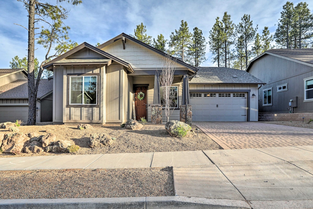 Chic & Modern Flagstaff Home w/ Hot Tub + Fire Pit