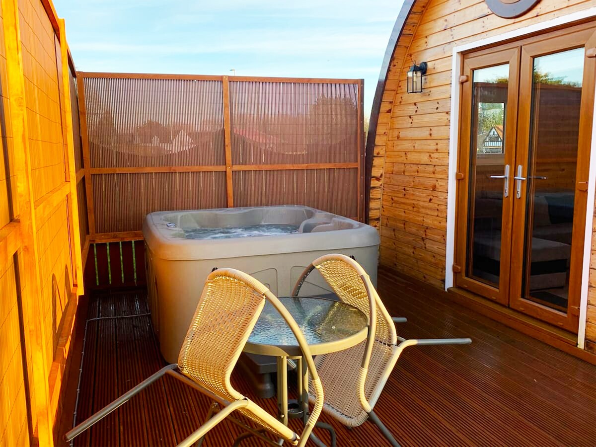 Pod 2 with Countryside view and Hot Tub