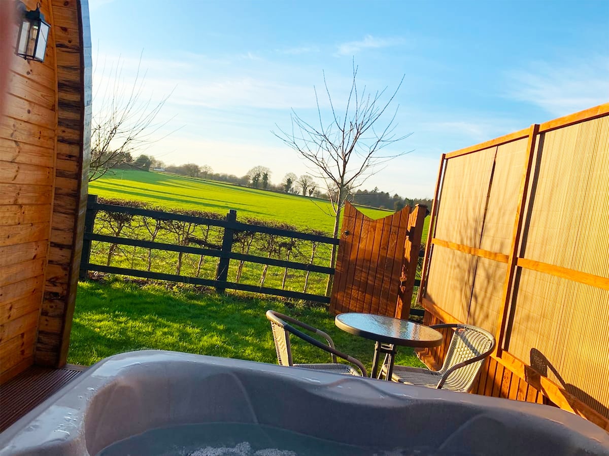 Pod 2 with Countryside view and Hot Tub