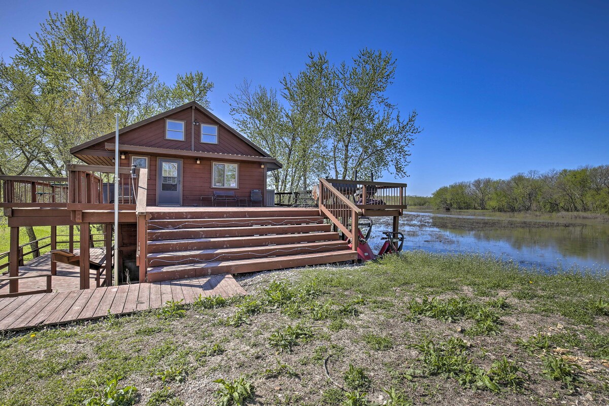 Lodge on 240 Acres w/ Deck, Grill & Fire Pit!