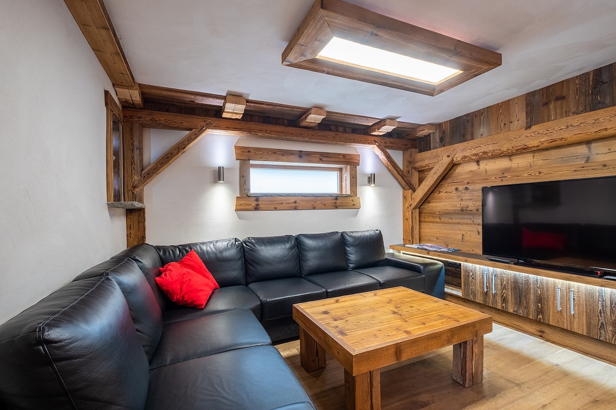 Bettex. Chamonix Holidays. Luxury Rustic 3 Bedroom