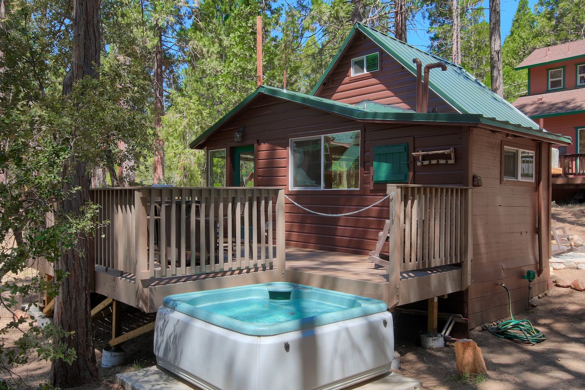 Beetlebark Bungalow- Inside Yosemite w/hot tub