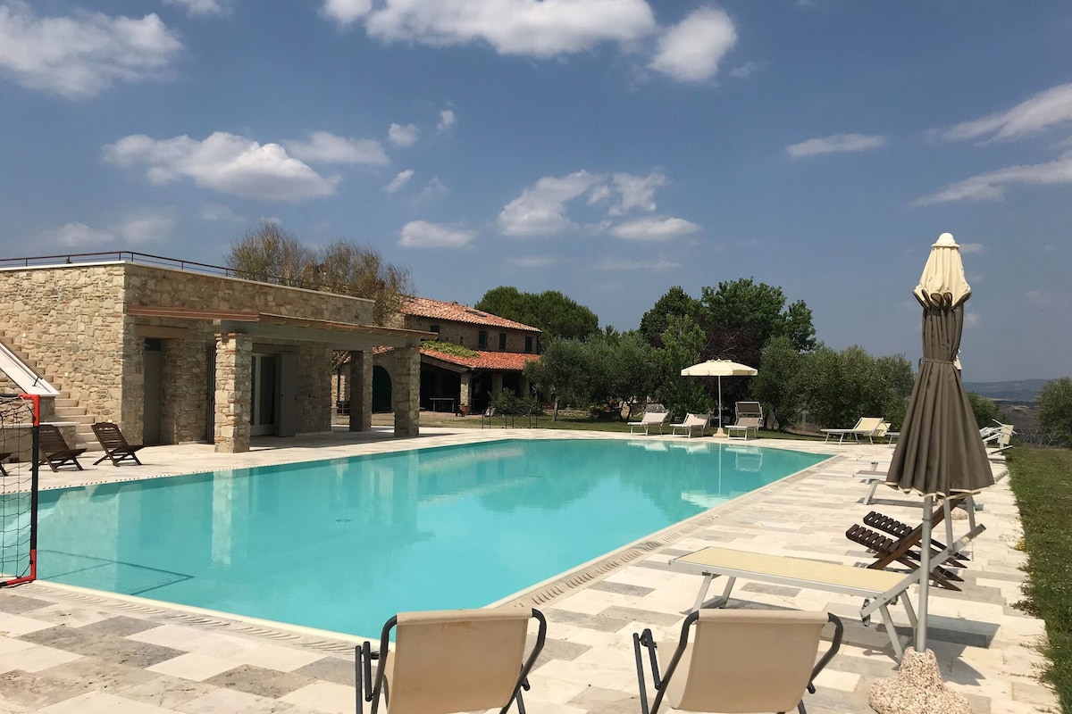 Renovated old farmhouse with private swimming pool