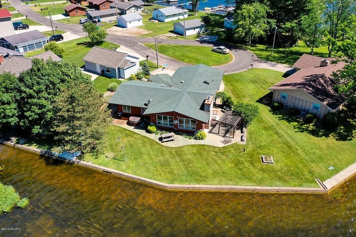 The Cedar Lodge on Big Fish Lake