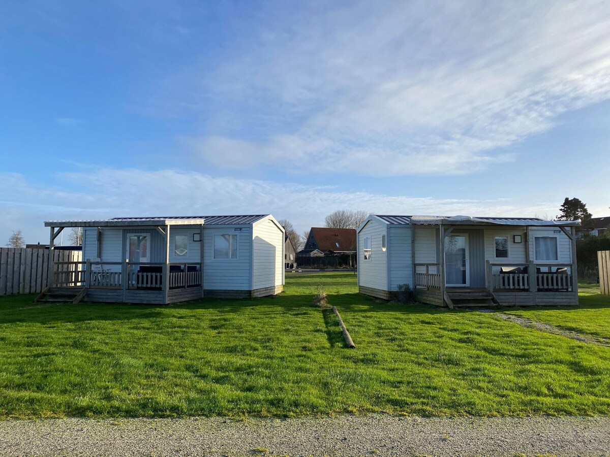 Compact 4 person chalet in Friesland